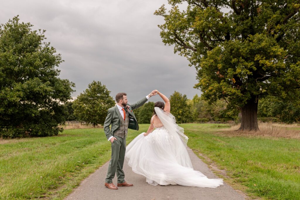 comfortable wedding photos created through gentle guidance and movement